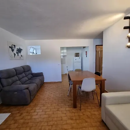 Aaa Awesome Appartement